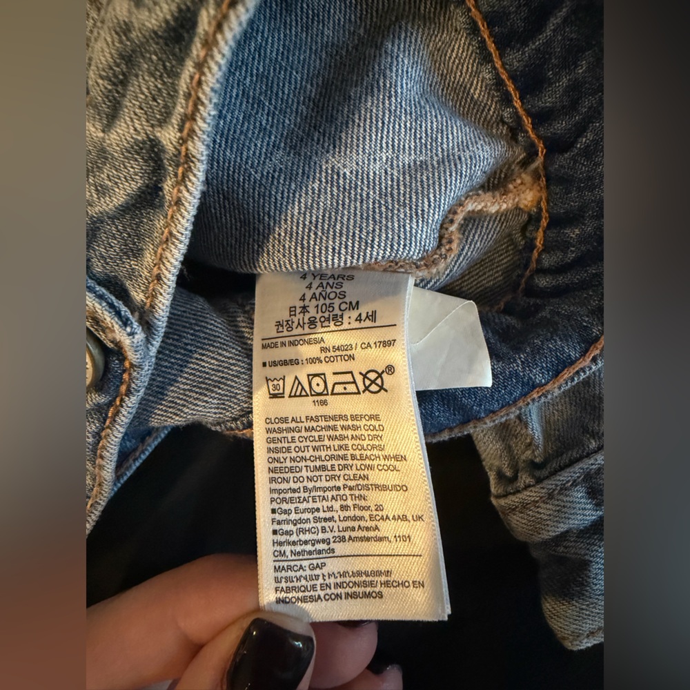GAP Classic Distressed Denim Jacket Size 4T - Picture 4 of 5